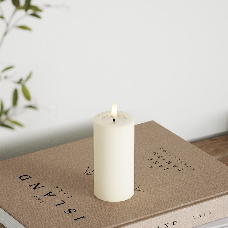 Deluxe Homeart LED блок лампа Ø 5 x 10 см Кремаво