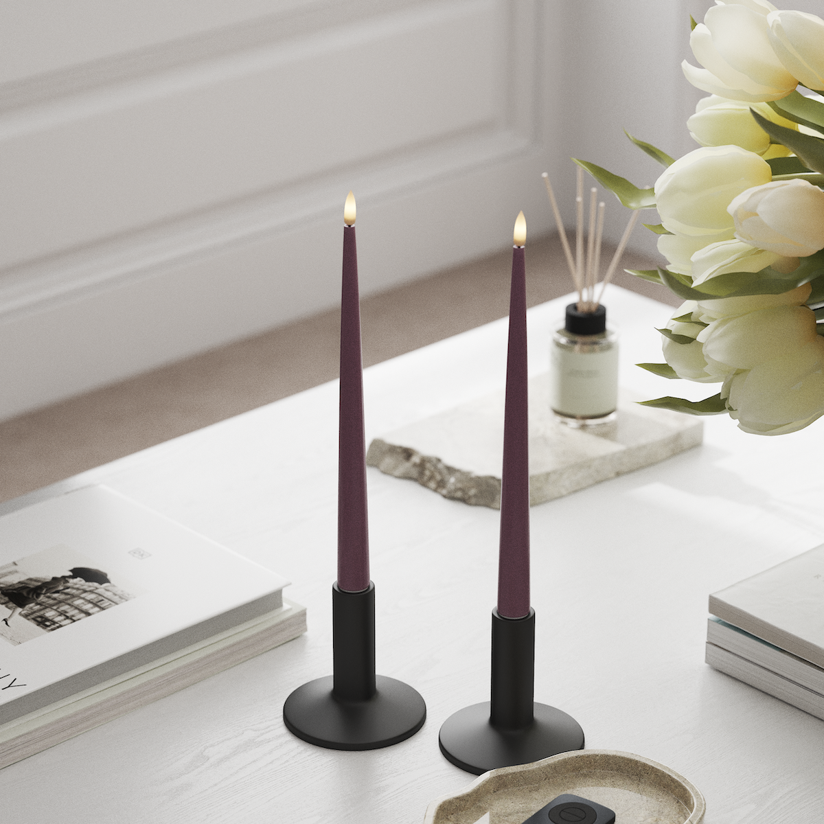 Deluxe Homeart LED Kertelys med Lak, 2 stk 28 cm Lyslilla LED kertelys 1