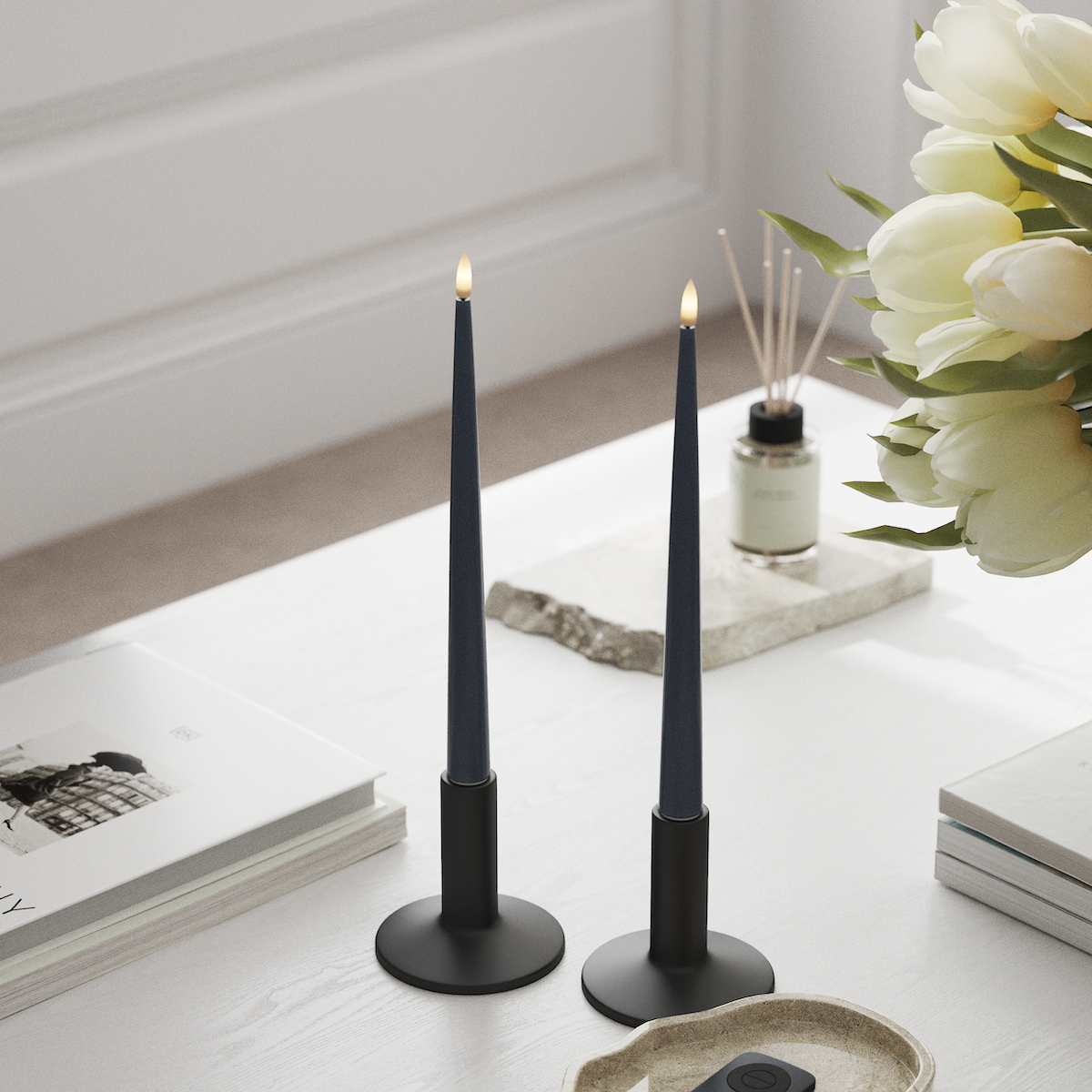 Deluxe Homeart LED свещ с лак, 2 броя 28 см Ледено синьо LED свещ 1